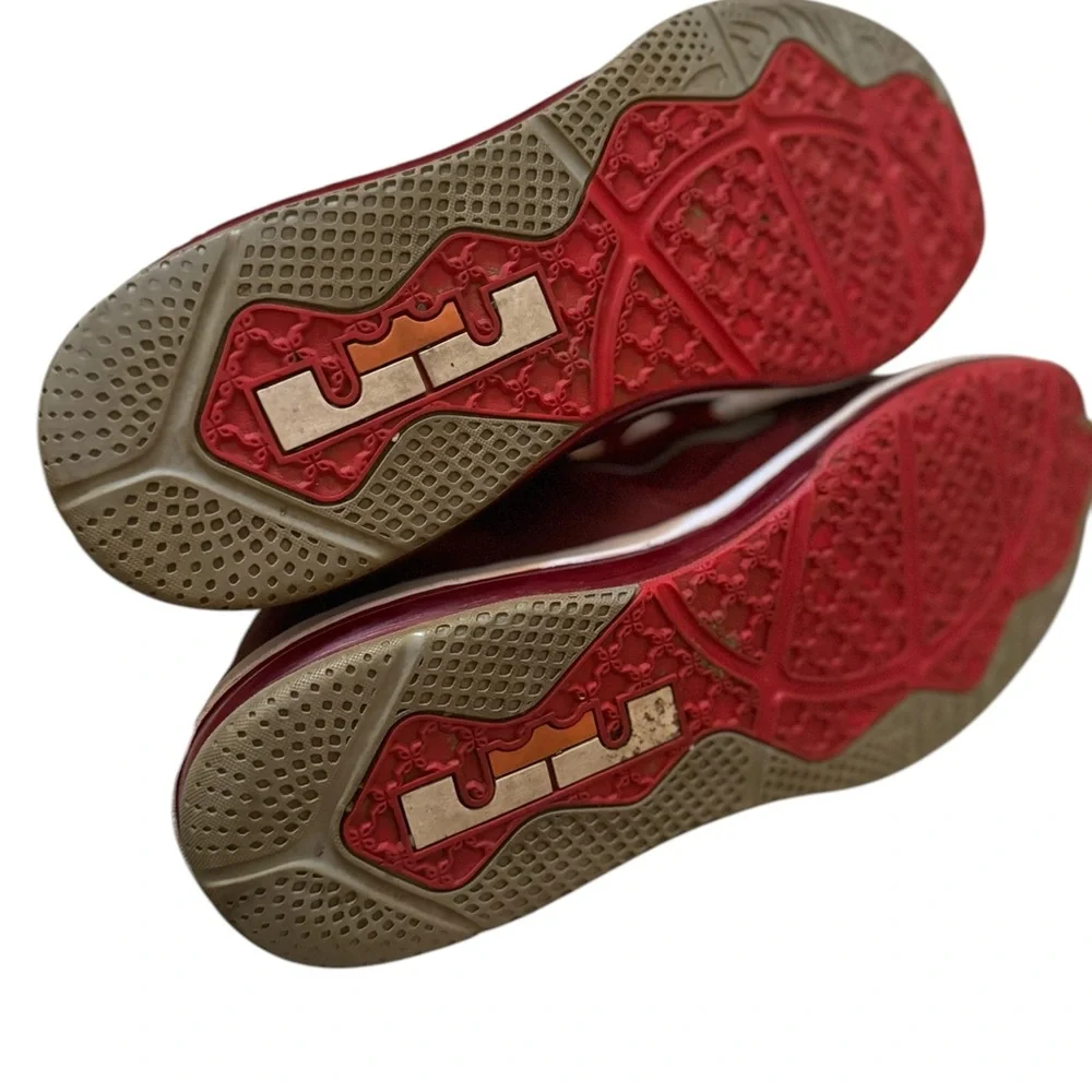NIKE LeBron Low Cherry MENS 14 Basketball Shoes 510811-600 FAST SHIPPING - Picture 4 of 8